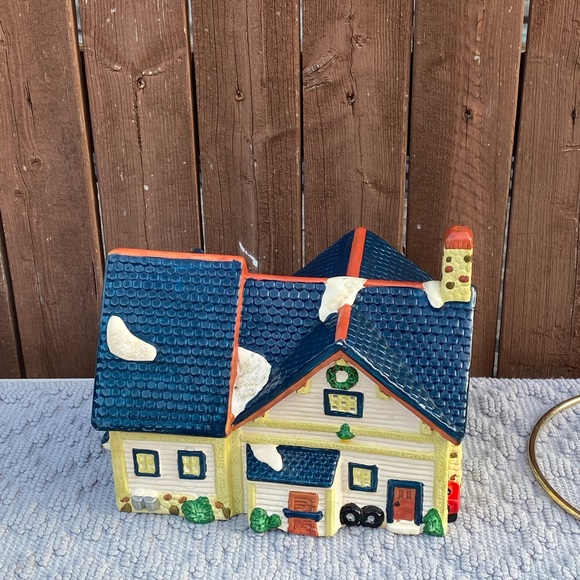 Vintage Christmas Village Gas & Grocery Store building Lighted Accent - Picture 12 of 13